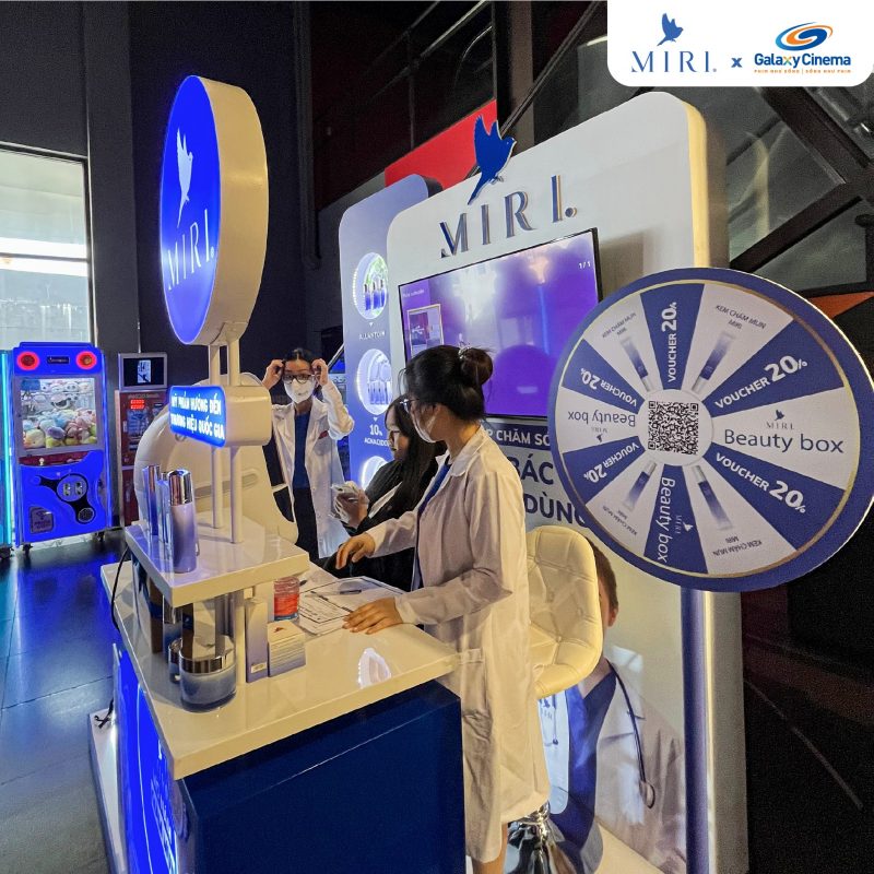 miri x galaxy cinema to chuc chuong trinh tang qua tri an khach hang 10