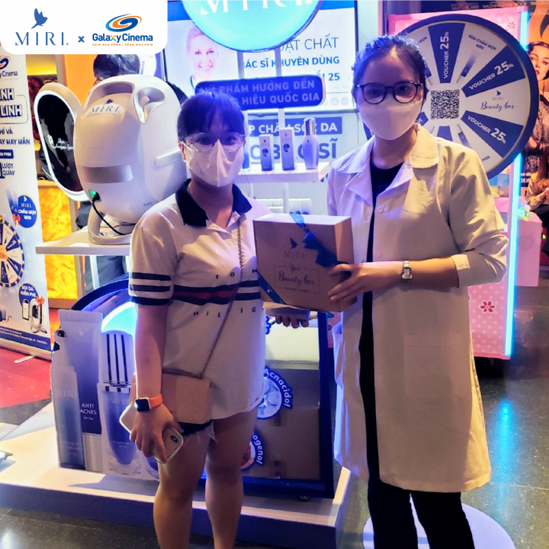 miri x galaxy cinema to chuc chuong trinh tang qua tri an khach hang 14