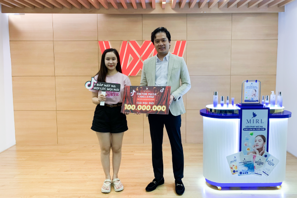 trao giai cuoc thi tiktok challenge miri.com .vn